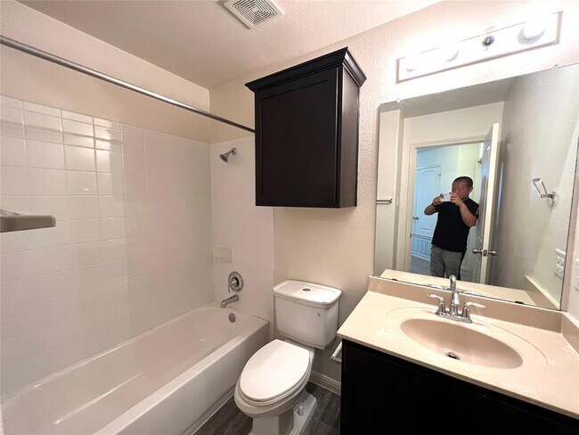 Building Photo - 801 Alamo Plaza Dr