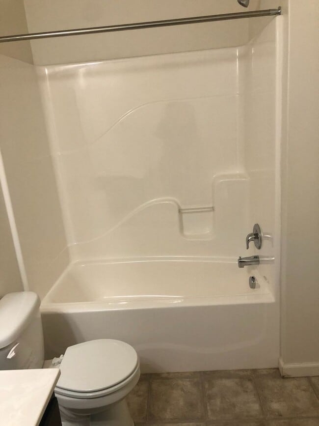 Building Photo - Beautiful 3 Bedroom, 2.5 Bath Townhome in Dallastown School District!