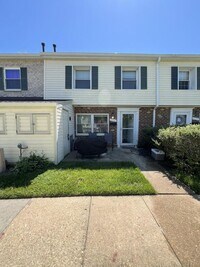 Building Photo - 9220 Bridle Path Ln