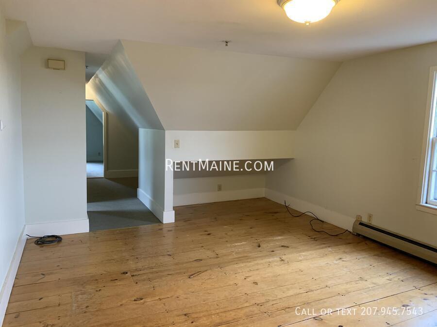 Building Photo - 67 Pine St