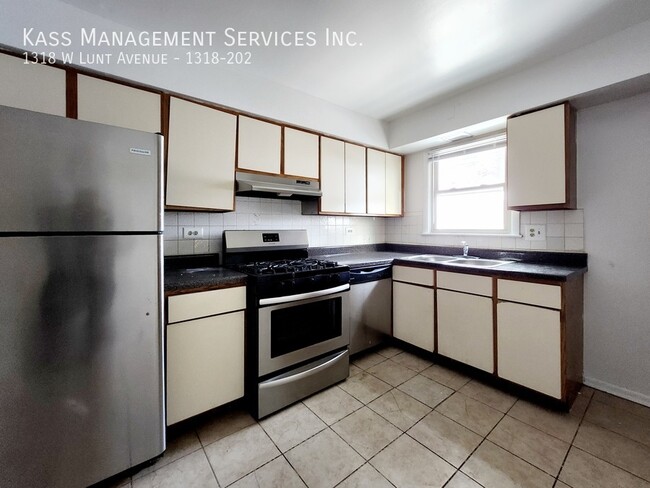 Primary Photo - Large 2 bed, 2 bath, water heat and gas In...