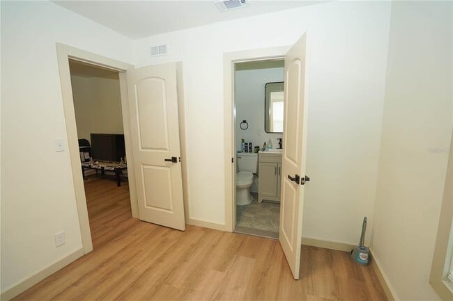 Building Photo - 535 14th Ave S