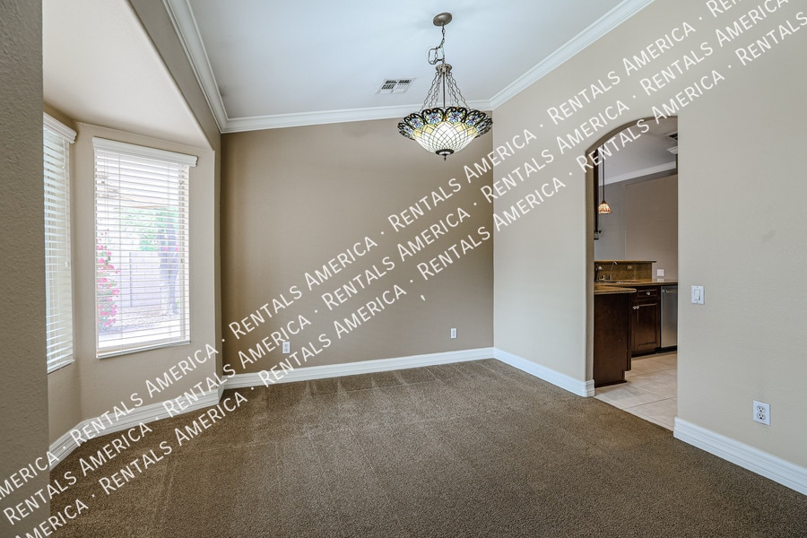 Building Photo - 6325 W Potter Dr