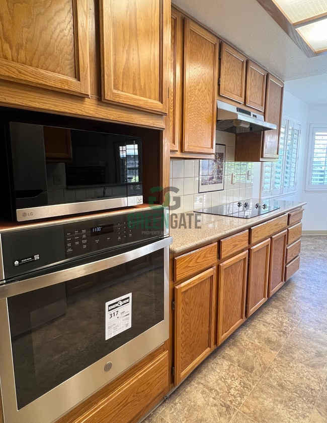 Building Photo - 3901 Setrok Ct