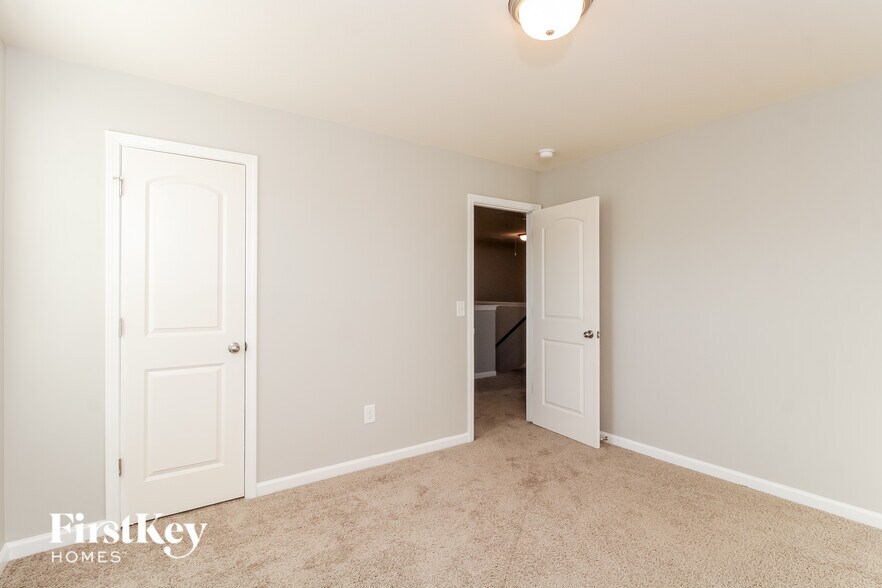 Building Photo - 151 Bedrock Ct