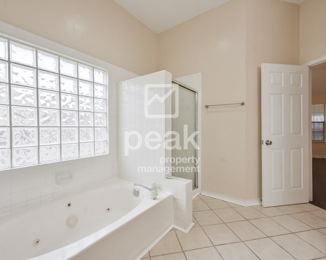 Building Photo - $2000! 3Bed/2.5Bath home in west Fort Worth!