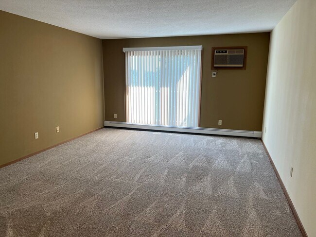 Building Photo - Benton Heights