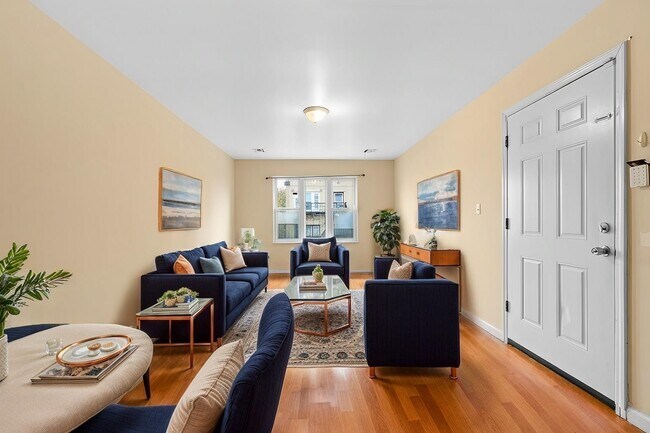 Building Photo - 73 Woodlawn Ave