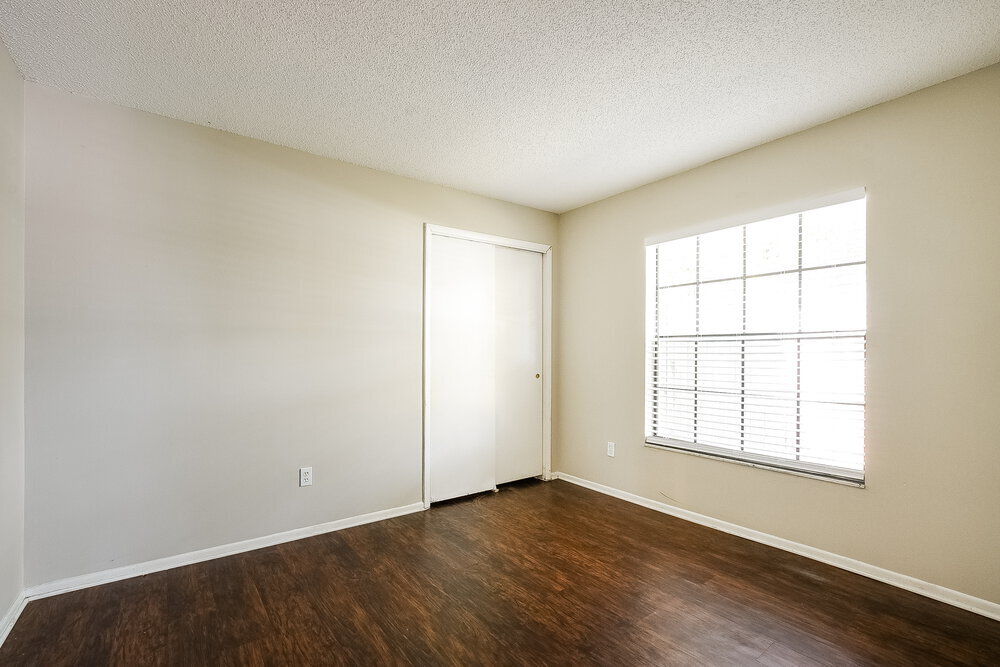 Building Photo - 1000 Dinero Dr