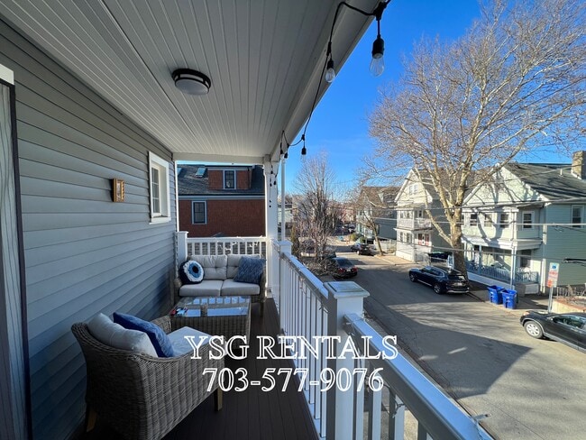 Building Photo - 36 Adrian St