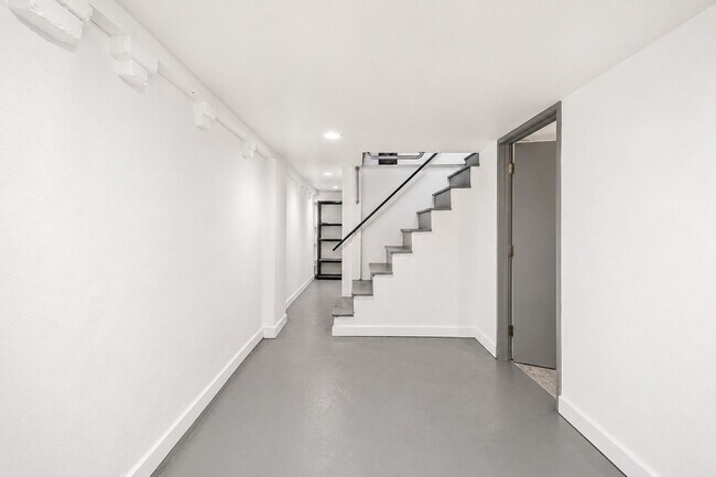 Building Photo - 1345 E Berks St