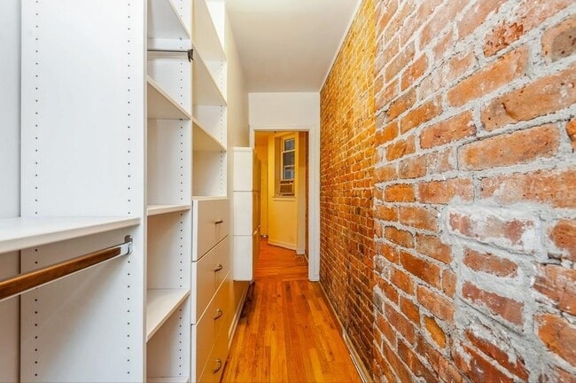 Building Photo - 207 14th St