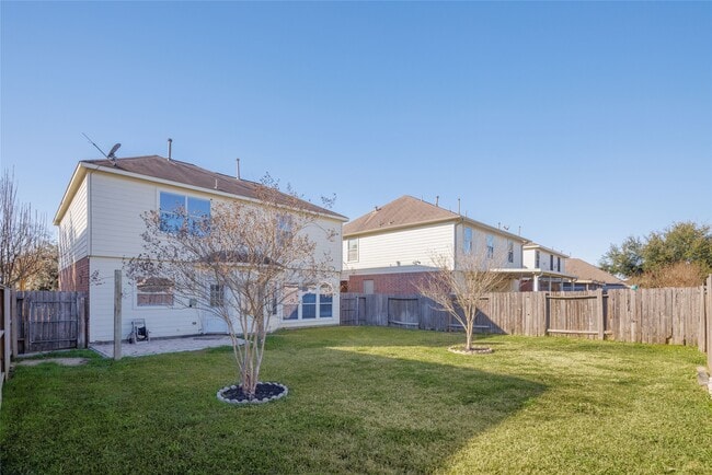 Building Photo - 15410 Fir Woods Ln