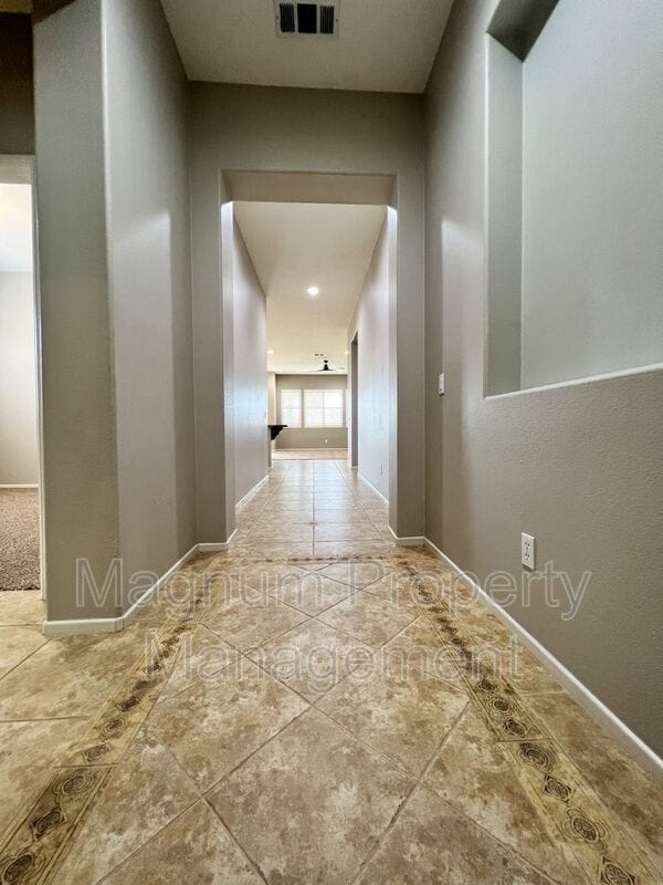 Building Photo - 34629 Sagebrush Ln