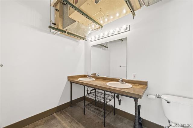 Building Photo - 1777 E 39th Ave