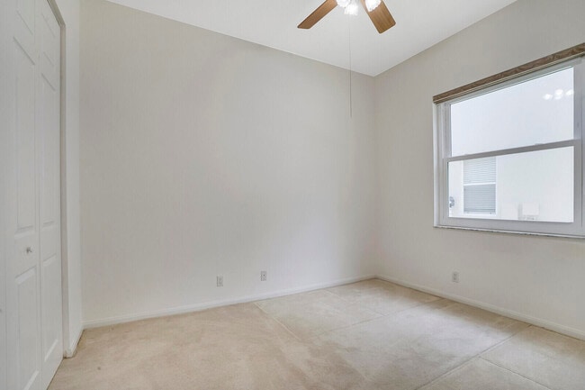 Building Photo - 6164 C Durham Dr