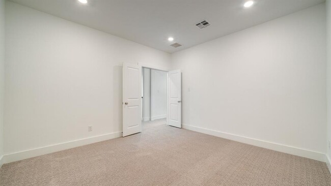 Building Photo - 1412 Mulberry Oak Ln