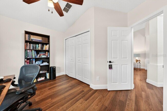 Building Photo - 5477 Glen Oak Pl