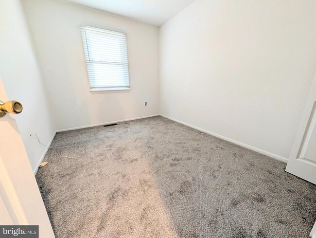 Building Photo - 321 Charred Oak Ct