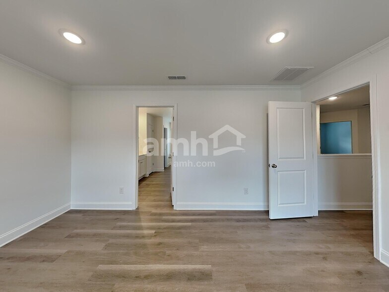 Building Photo - 3514 Jefferson Cor Ln