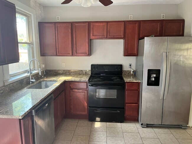 Kitchen - 1353 N 4th St
