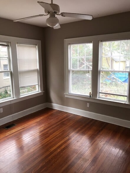 Building Photo - 2717 Oak St