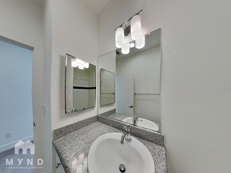 Building Photo - 2517 Rice Alley