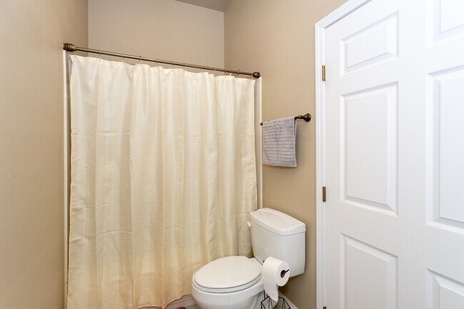 Building Photo - 3 Bedroom House in Addis with Pool, Gazebo...