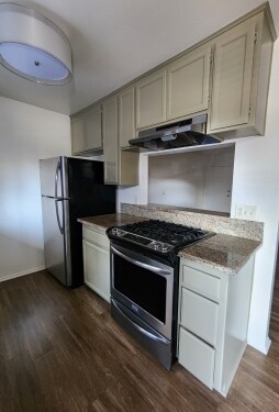 Interior Photo - 3569 Vinton Ave