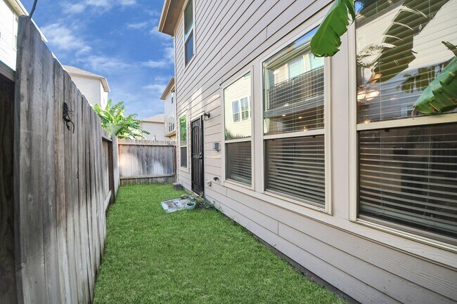 Building Photo - 3116 Dakota Falls Dr