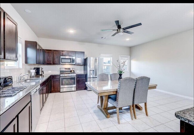Building Photo - 5026 Fairwater Ct