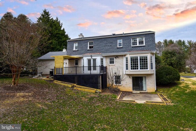 Building Photo - 1221 Forestville Dr