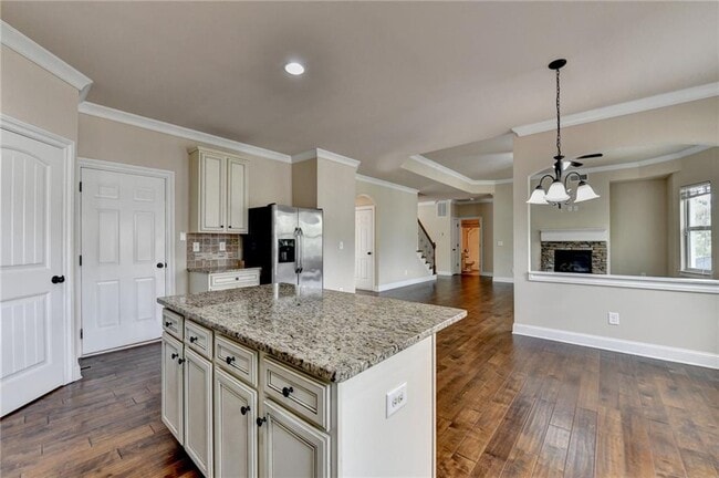 Building Photo - 2930 Blake Towers Ln