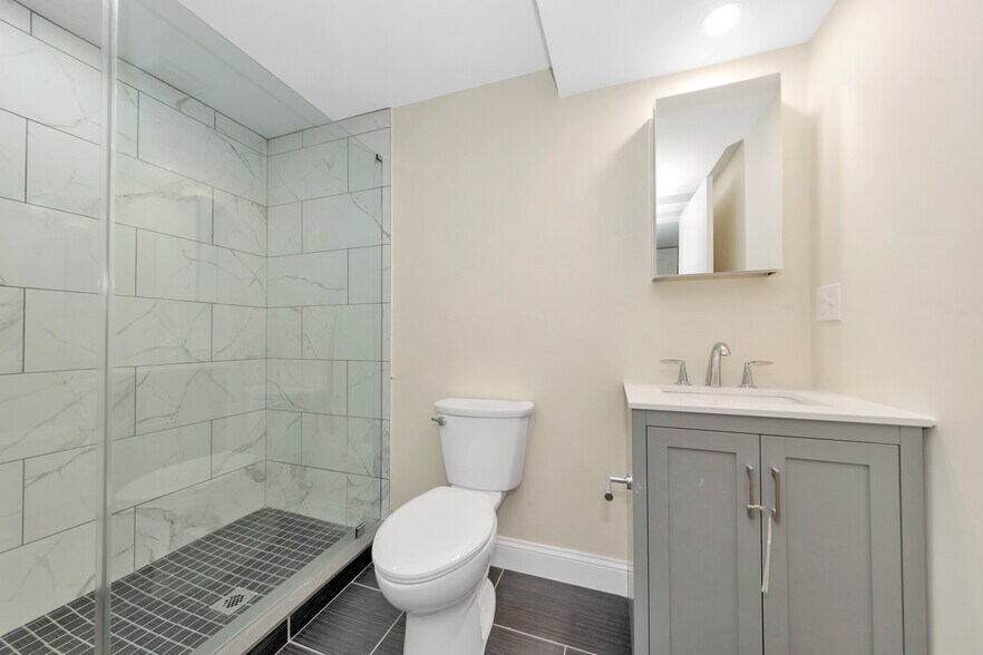 Building Photo - 43 Wright Ave