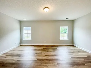 Building Photo - 577 Meloney Dr