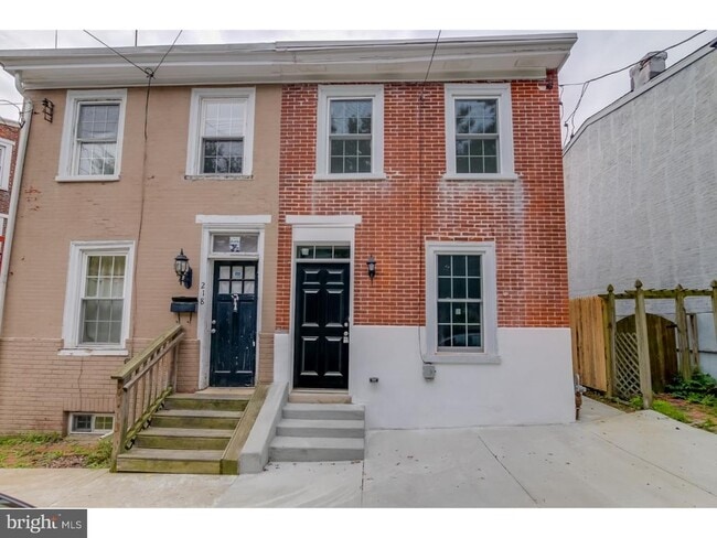 Building Photo - 220 N Franklin St