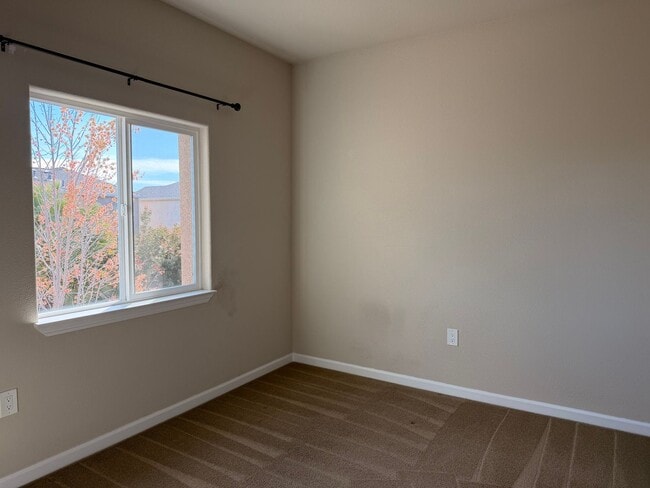 Building Photo - Beautiful Home Ready for Rent!