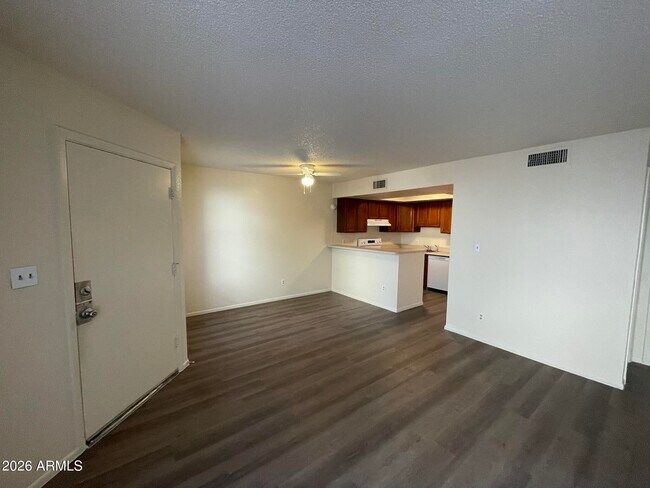 Building Photo - 2040 S Longmore