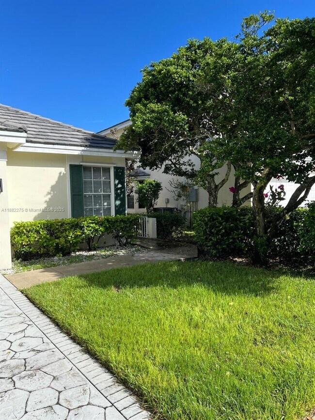 Building Photo - 2957 Myrtle Oak Cir