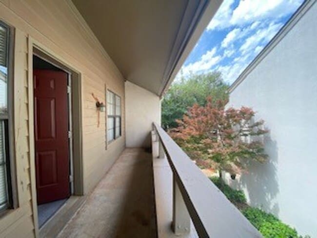 Building Photo - 2-Bedroom Condo for Rent in Stratford Condos + Gated Community with Pool!