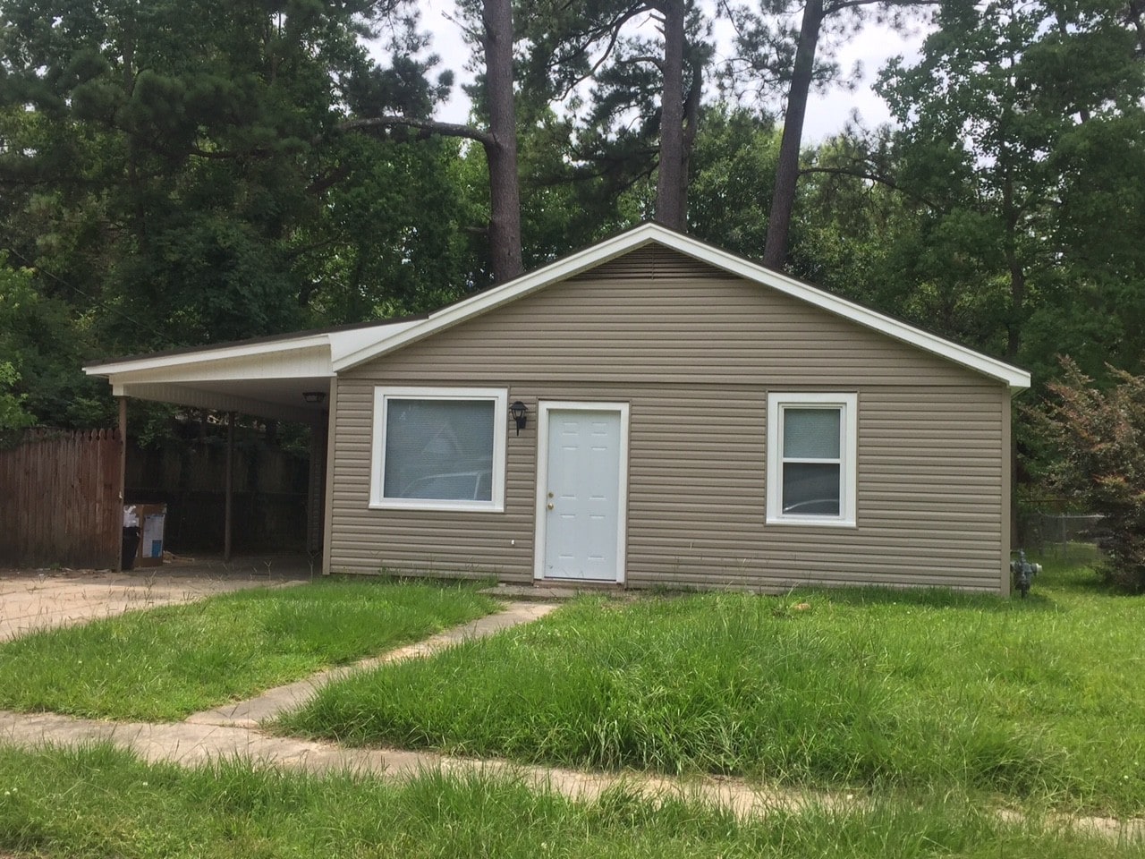 Building Photo - 205 N Ruland St