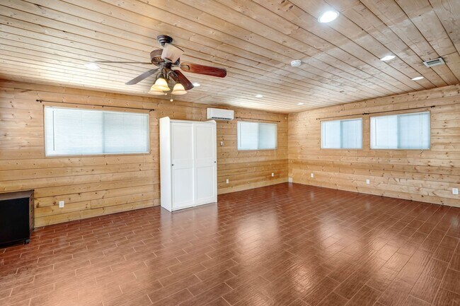 Building Photo - Single-Story 3 Bedroom (+1 Bonus Room and ...
