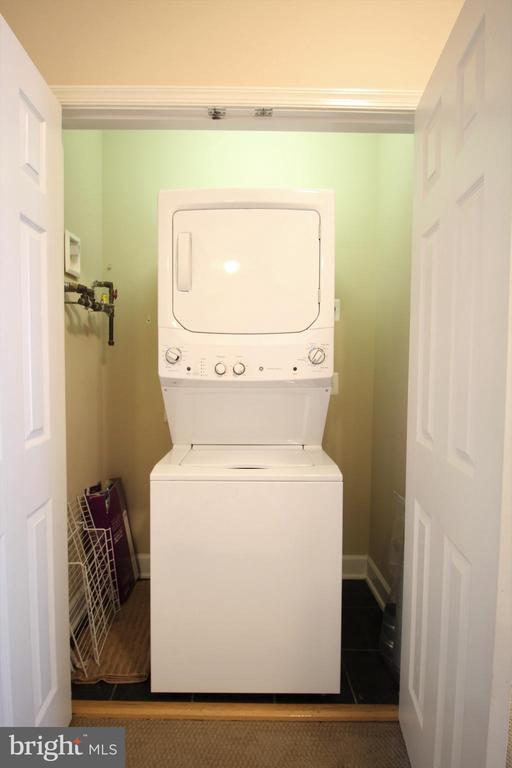 Building Photo - 2382 Brookmoor Ln