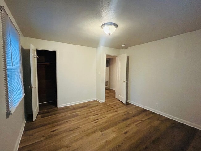 Building Photo - Charming 2 Bedroom House with Fenced Yard in Fairmount Park Neighborhood