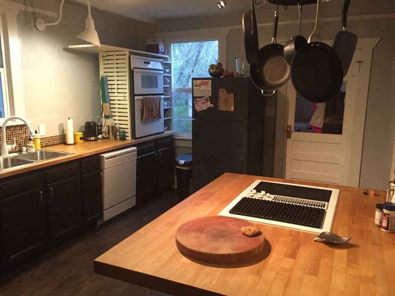 Kitchen - 770 Loveland Street