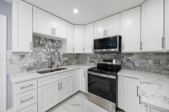 Building Photo - 15303 Tonya Dr