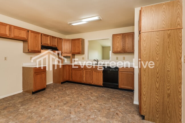 Building Photo - 6800 Deer Bluff Dr