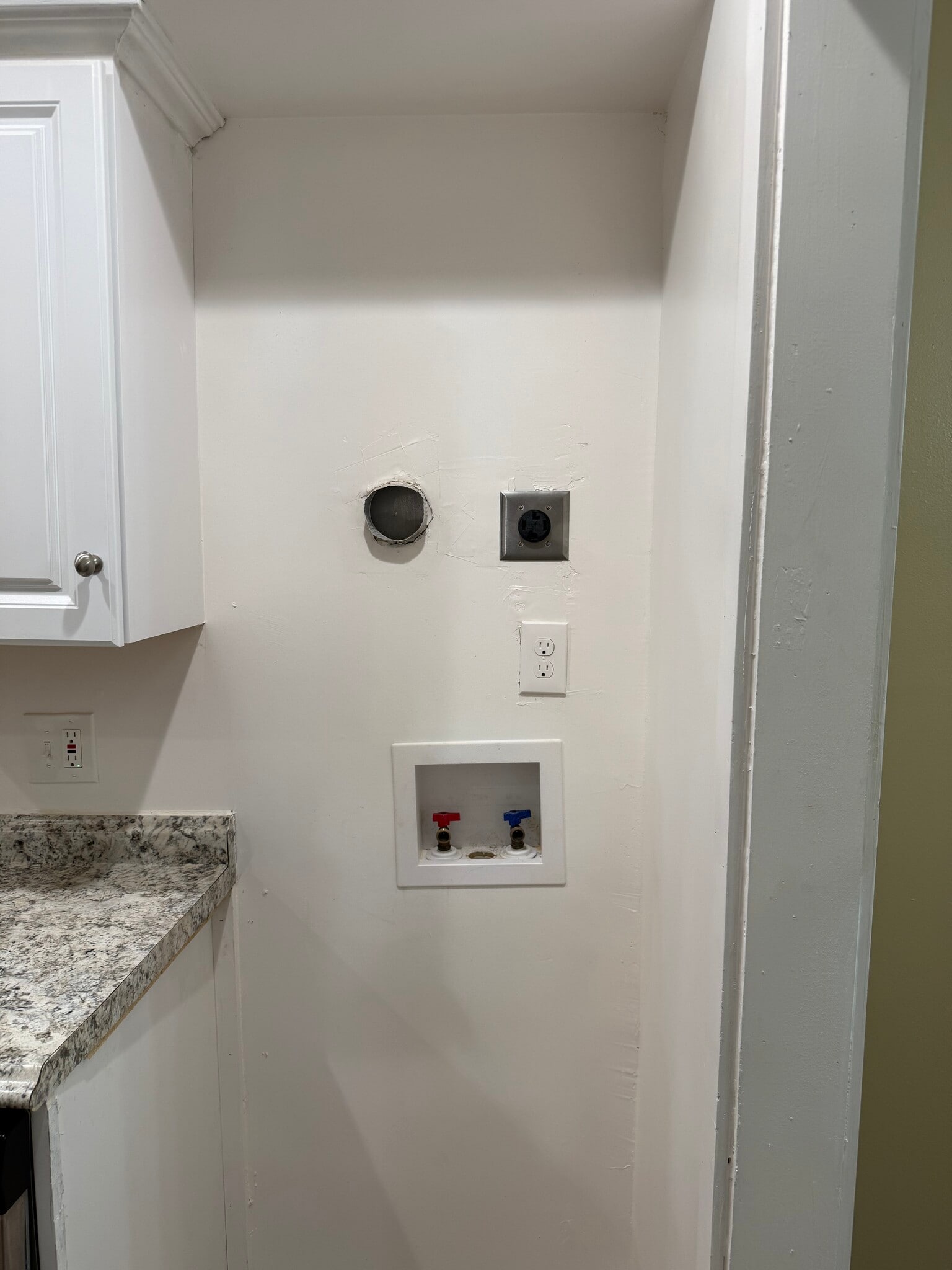 Building Photo - 323 Forest Park Rd