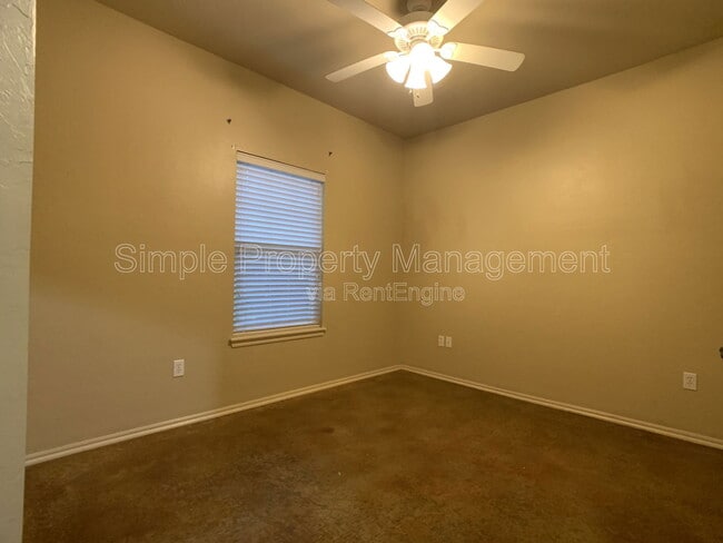 Building Photo - 14870 Gilbert St