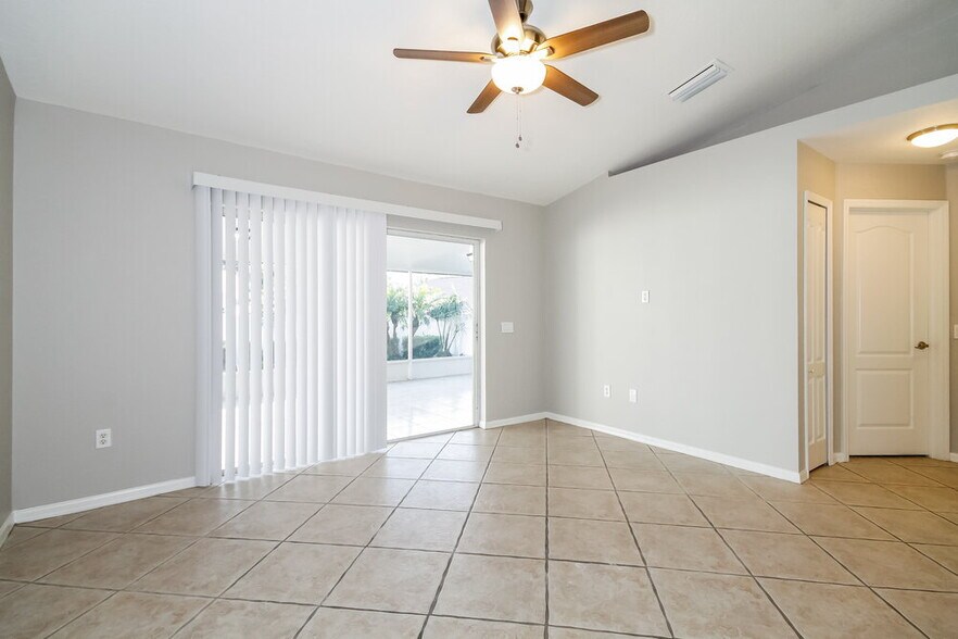 Building Photo - 25151 7 Rivers Cir